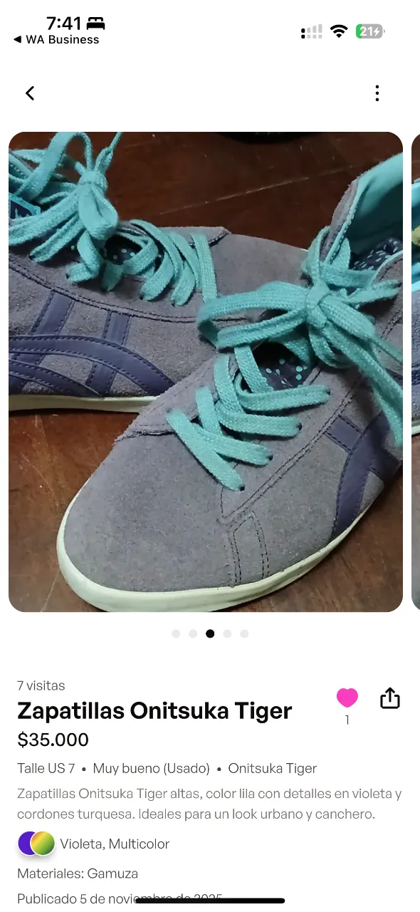 Zapatillas Onitsuka Tiger altas, color lila con detalles en violeta y cordones turquesa. Ideales para un look urbano y canchero.