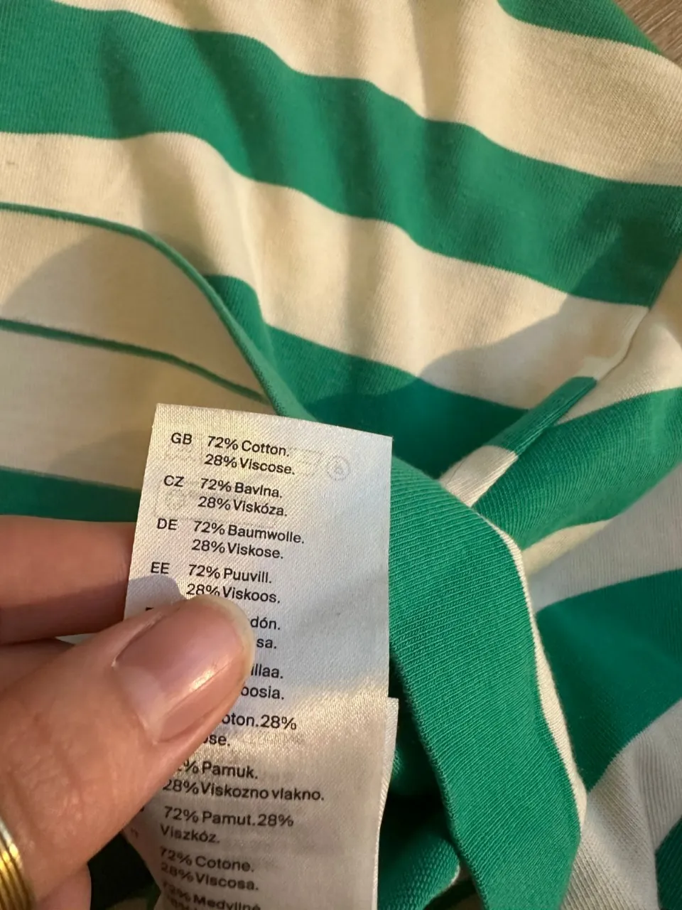 Remera COS - Vista 3